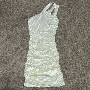 Pompous Girly one shoulder silky dress